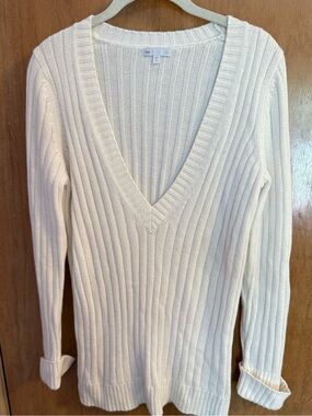 GAP Women's Cream Ribbed V-Neck Sweater